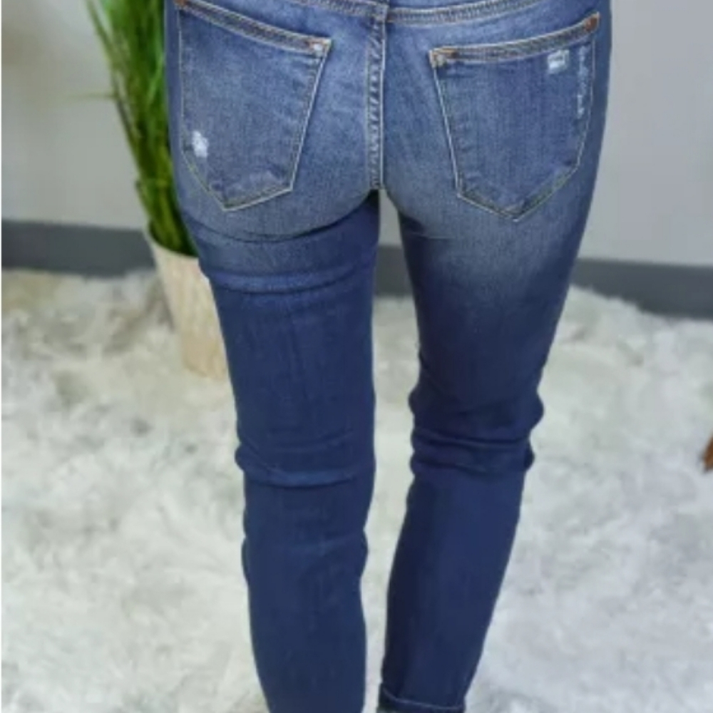 Leopard patch skinny jeans NWOT 🚨 SALE: 50% OFF!🚨 - Picture 2 of 5